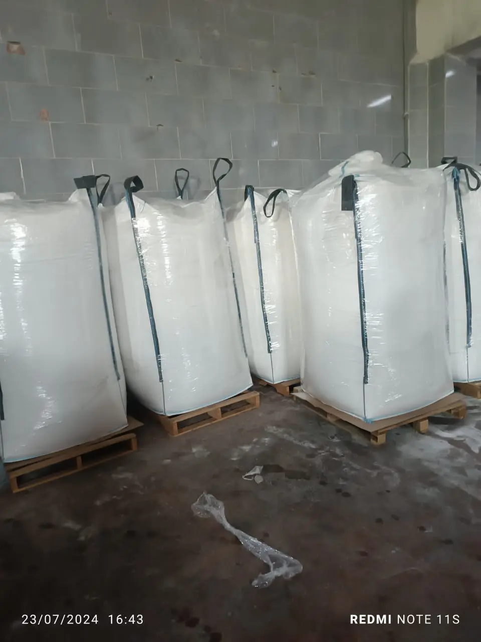 Egyptian salt factory, Egyptian salt producer, Salt refinery from Egypt  ,Sea salt , Rock salt , Colored speckles for detergent  ,Top salt producer , Salt mining ,Egyptian salt supplier